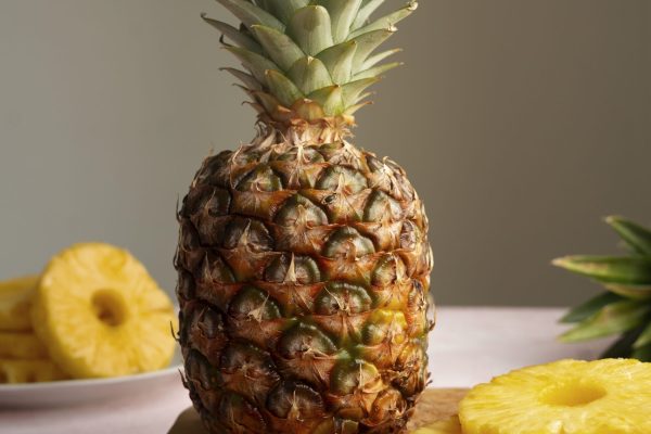 still-life-delicious-pineapple